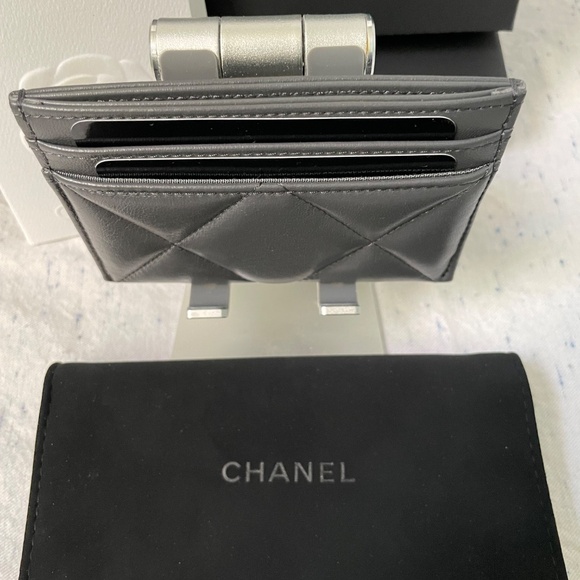 Chanel Dark Gray Chanel 19 Card Holder - Picture 4 of 7